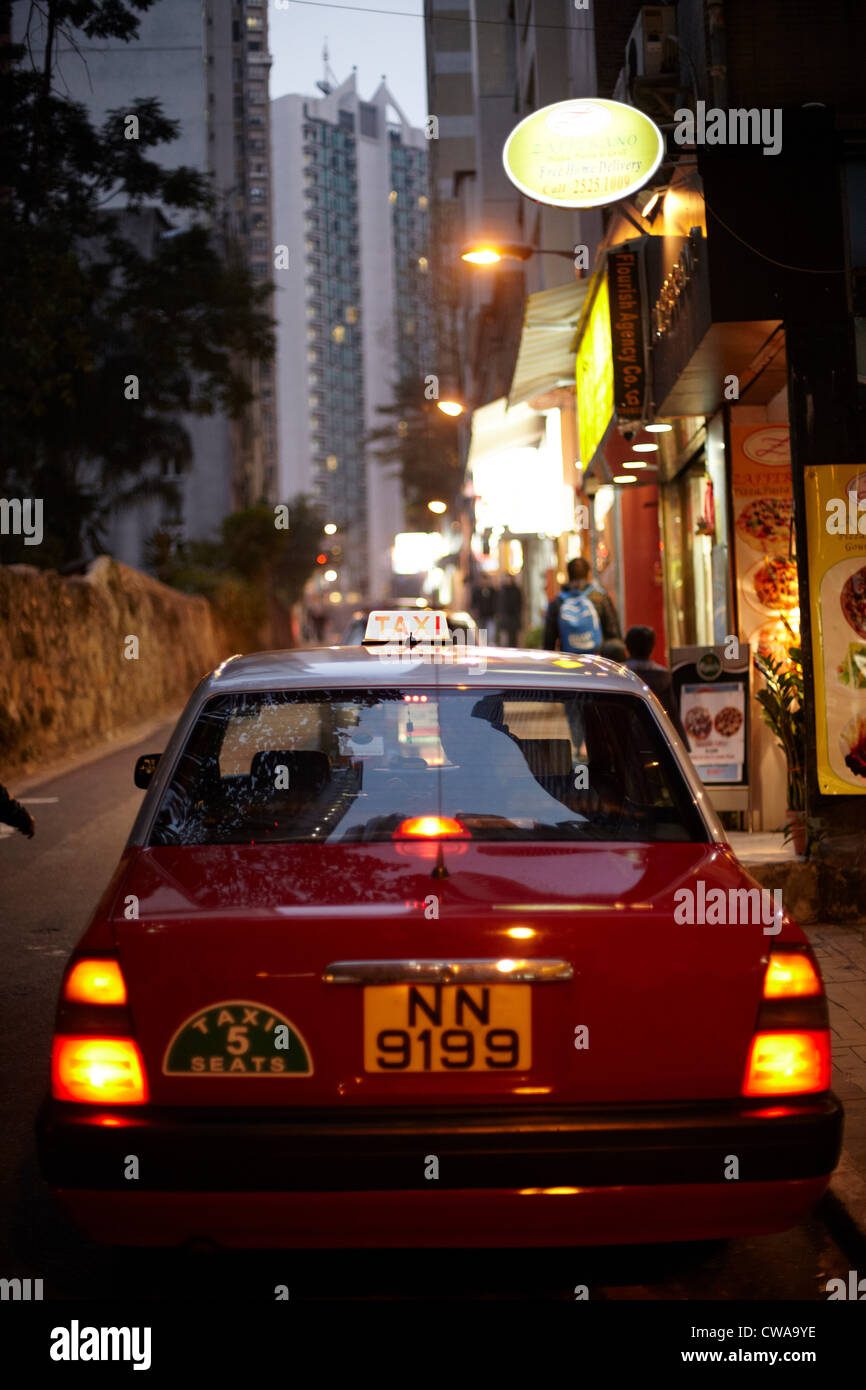 Taxi en la WAN de distrito chi, Hong Kong, China Foto de stock