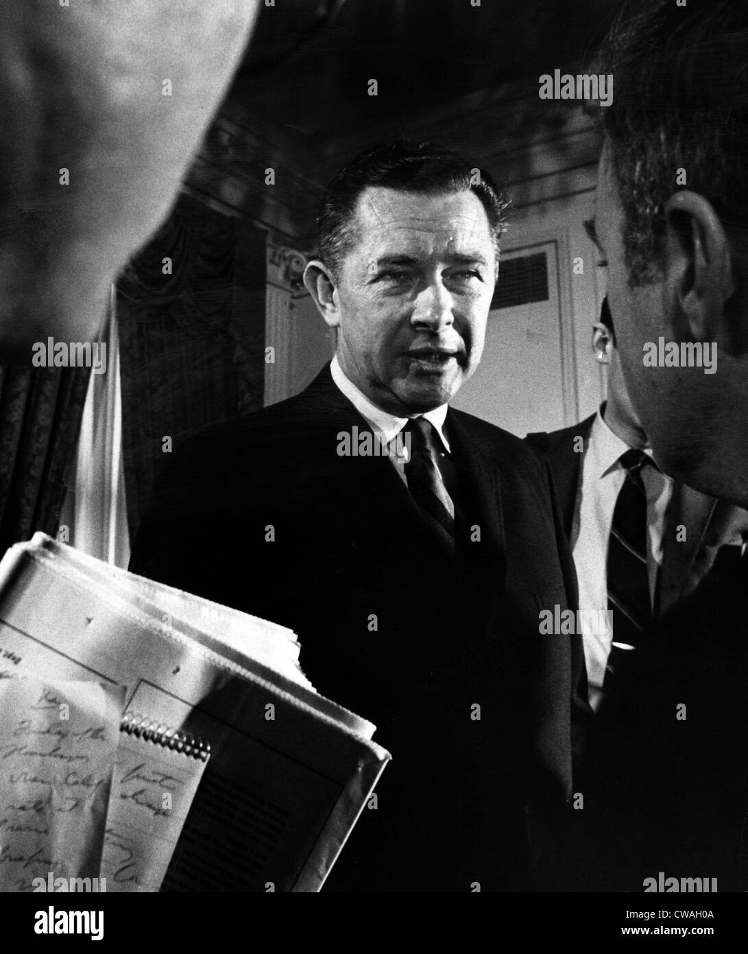 Herbert G. Klein, nombrado por el Presidente Nixon como Director de Comunicaciones, 25 de noviembre de 1968. Cortesía: CSU Archives / Foto de stock