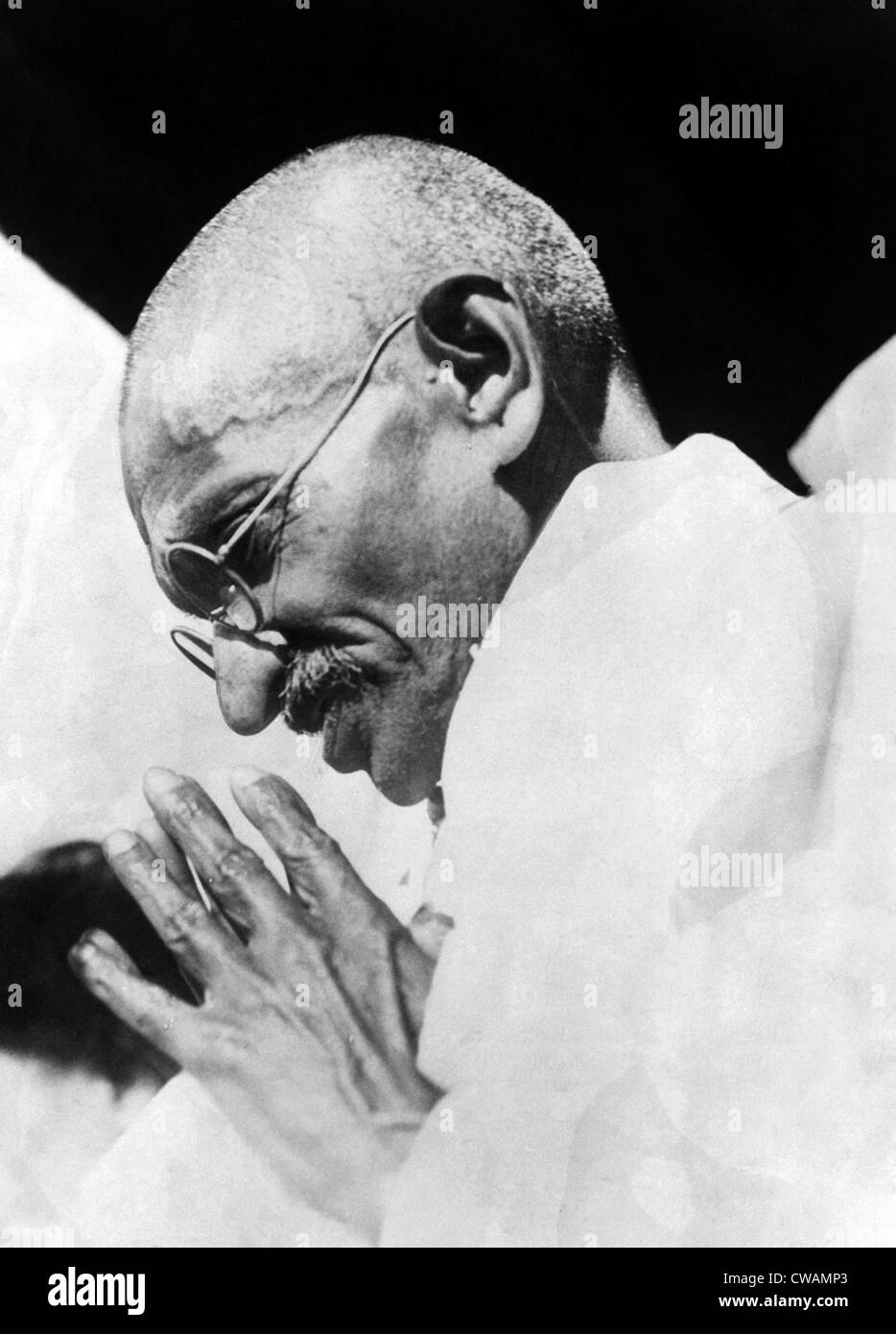 Mahatma Gandhi tras su liberación de una prisión de Bombay. ca 1931. Cortesía: CSU Archives/Everett Collection Foto de stock