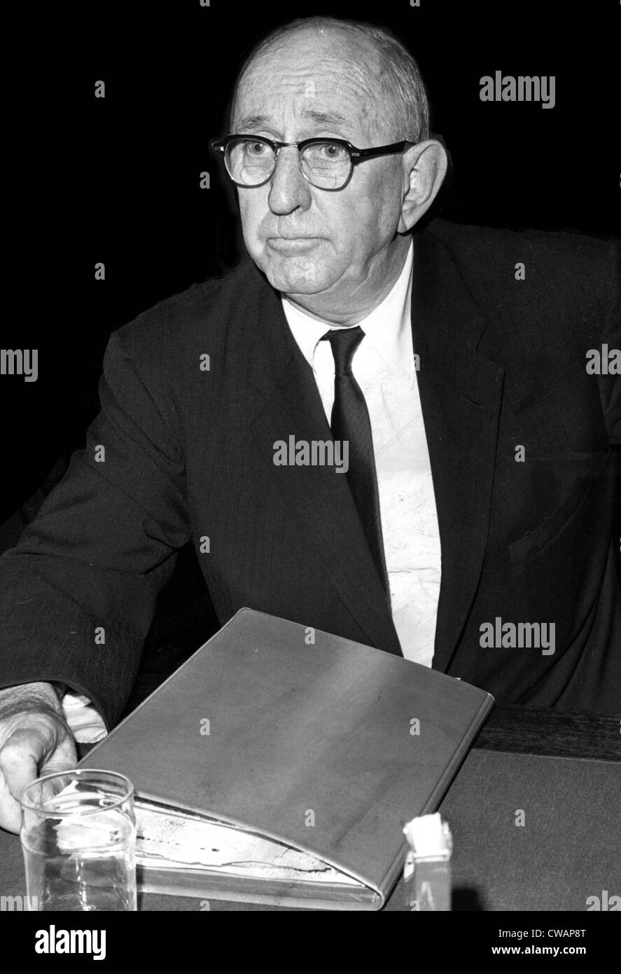 El senador Richard B. Russell, 1964. Cortesía: CSU Archives / Everett Collection Foto de stock