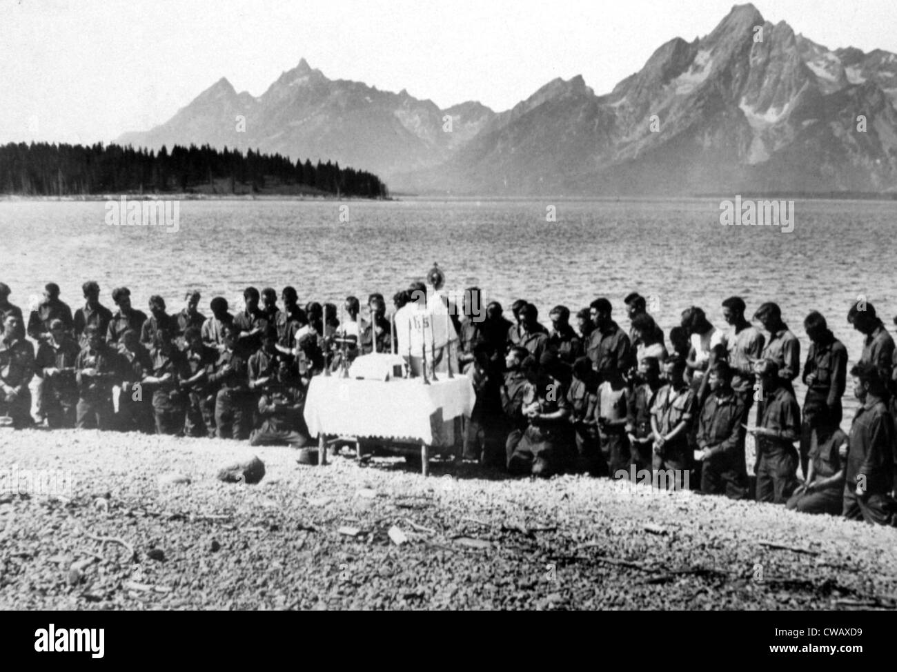 Gran Depresión, CCC (Civilian Conservation Core) asistir a servicios religiosos, Wyoming. 13/09/1933. Cortesía: CSU Archives / Foto de stock