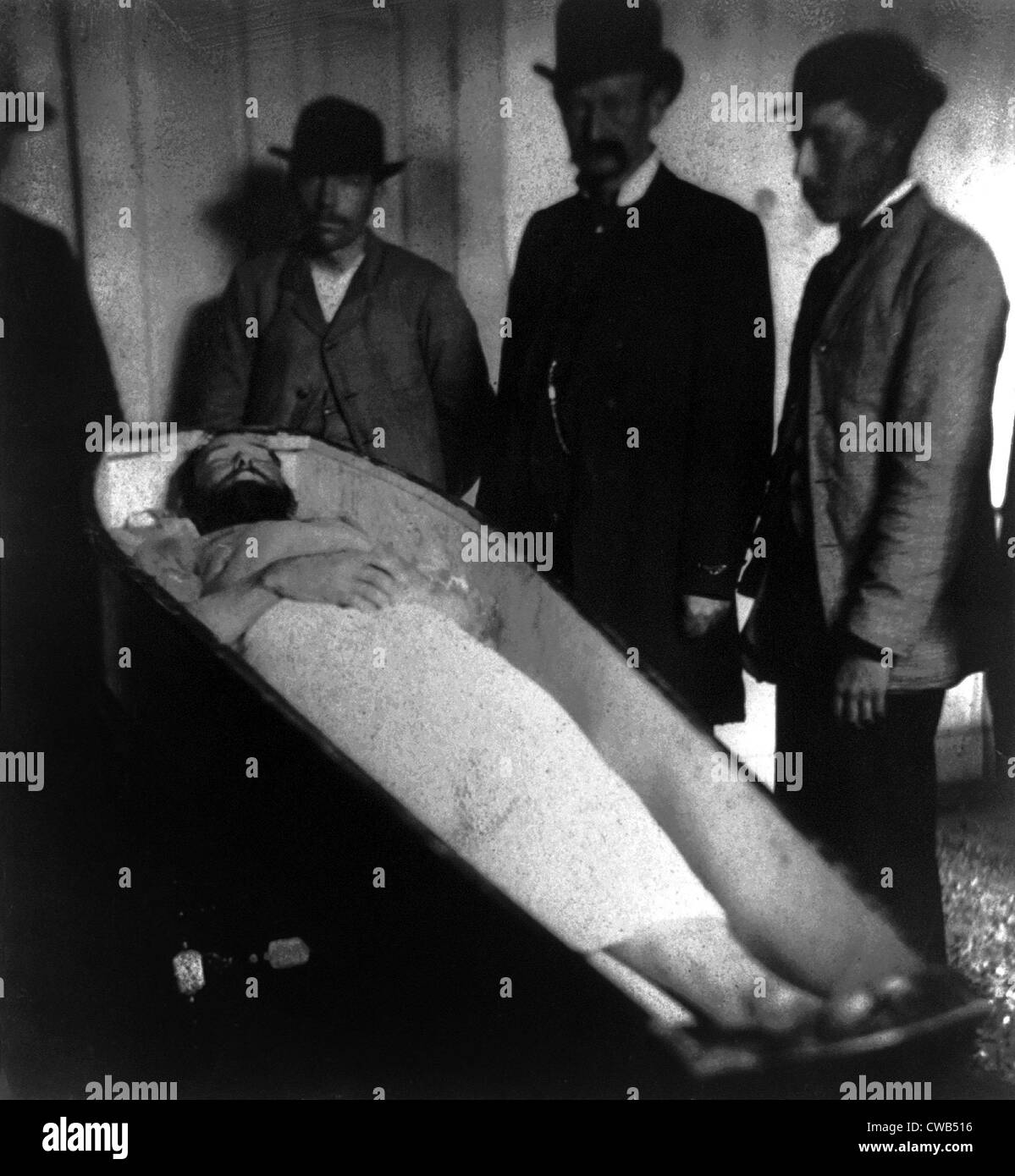 Salvaje Oeste. Jesse James, muerta en el ataúd, ca. 1882 Foto de stock