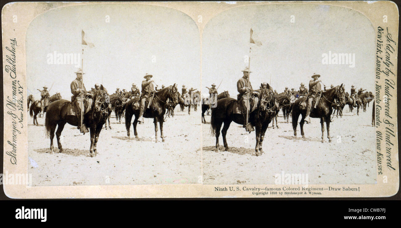 Soldados búfalo de la novena de la Caballería de EE.UU.--famoso Regimiento de color--Dibujar Sables! Stereocard ca. 1898 Foto de stock