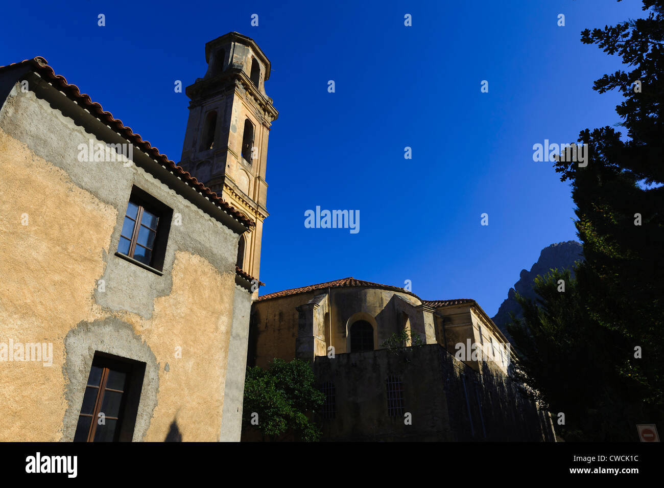 Iglesia Barroca en Corbara monasterio de Balagne, Córcega, Francia Foto de stock