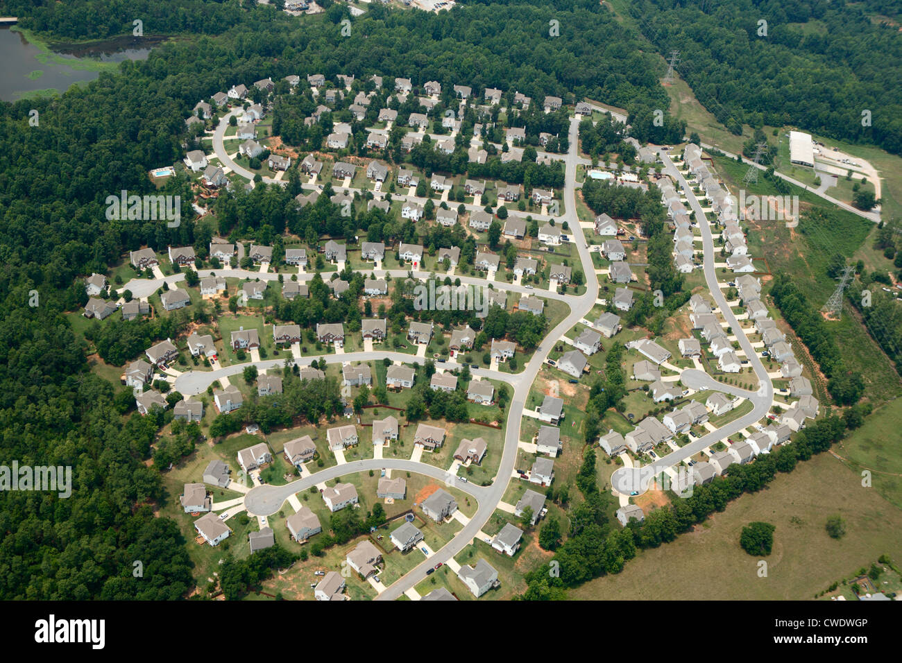 Vista aérea de comunidades planificadas en los suburbios de la ciudad de Greenville SC Foto de stock