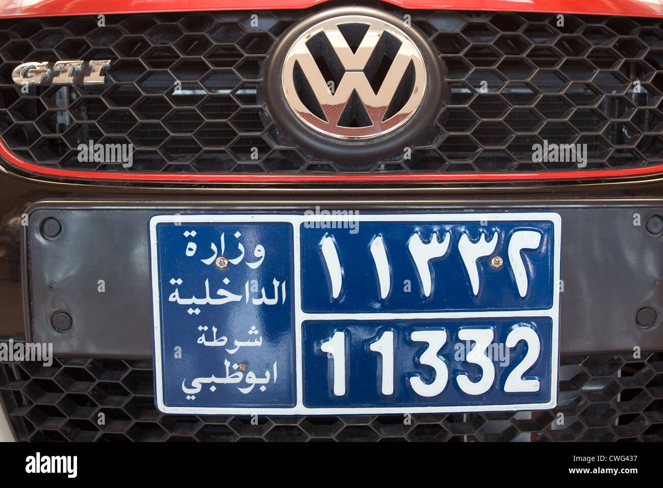 Abu Dhabi matrícula de Golf GTI Foto de stock