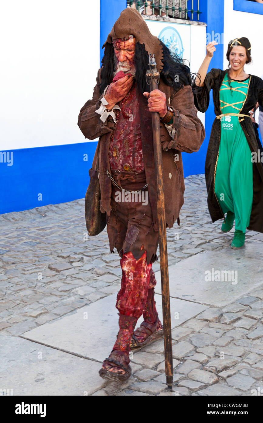 Medieval beggar fotografías e imágenes de alta resolución - Alamy