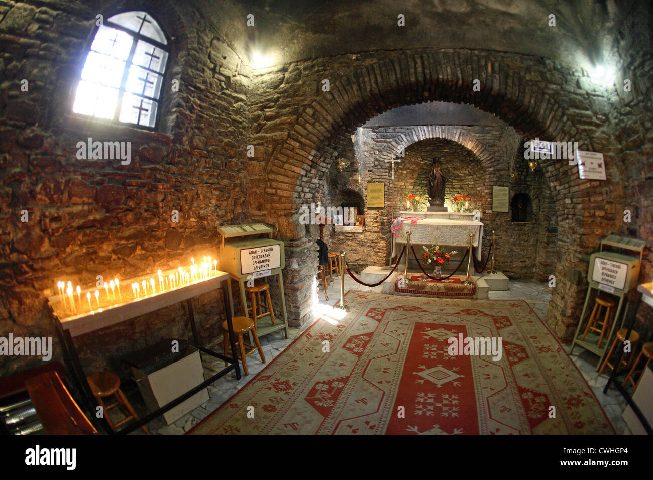 Éfeso, vista desde el interior de la casa de la Virgen María Foto de stock