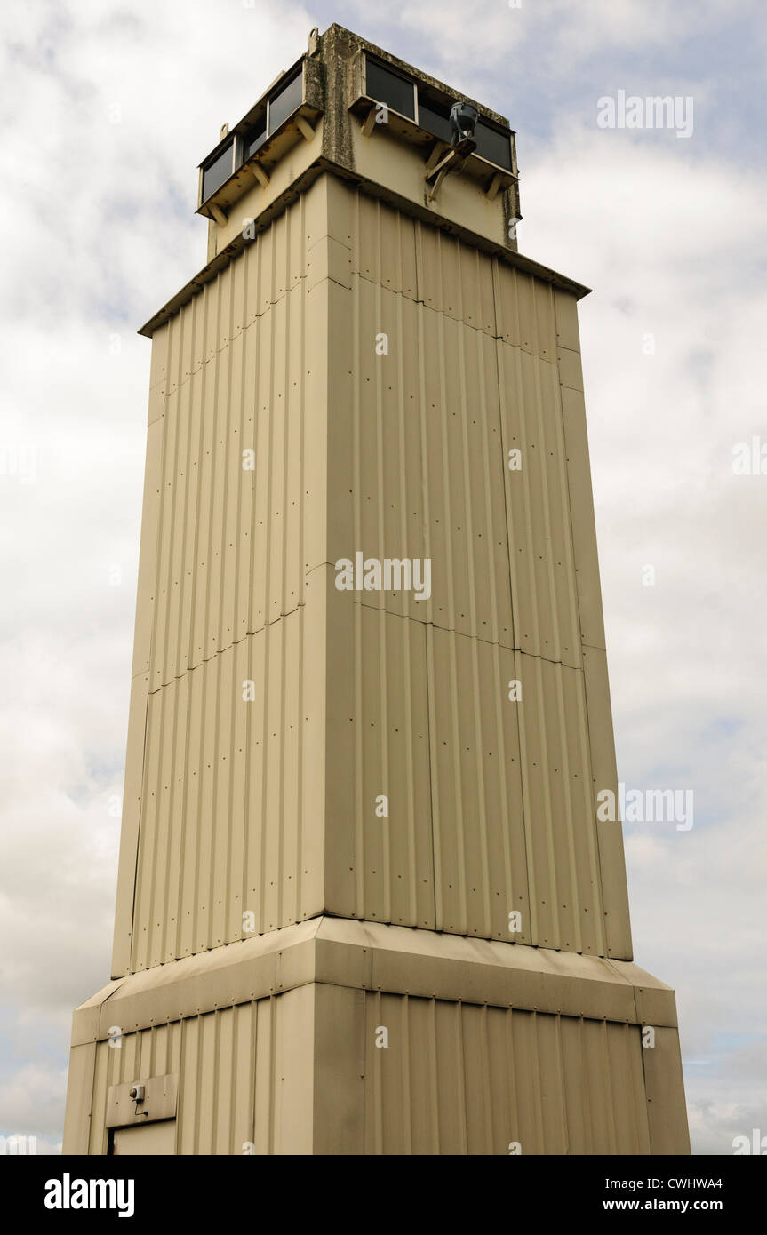Atalaya en la abandonada prisión de Maze (Long Kesh) Foto de stock
