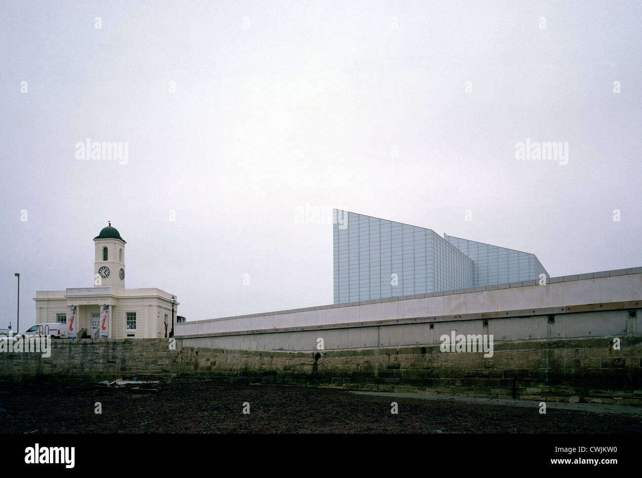 La Galería de Arte Contemporáneo de Turner en Margate en Kent en Inglaterra en Gran Bretaña en el Reino Unido. Arquitectura cultura moderna Foto de stock