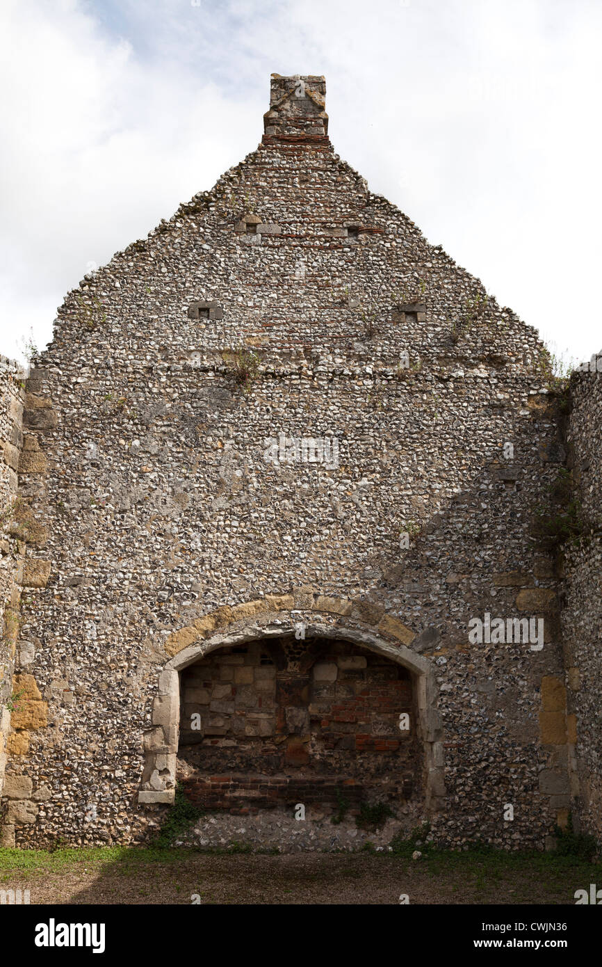 motivo interior Solenoide Restos del horno y chimenea en las ruinas medievales de Bishop's Waltham Palace en Hampshire Fotografía de stock - Alamy motivo interior Solenoide Restos del horno y chimenea en las ruinas medievales de Bishop's Waltham Palace en Hampshire Fotografía de stock - Alamy