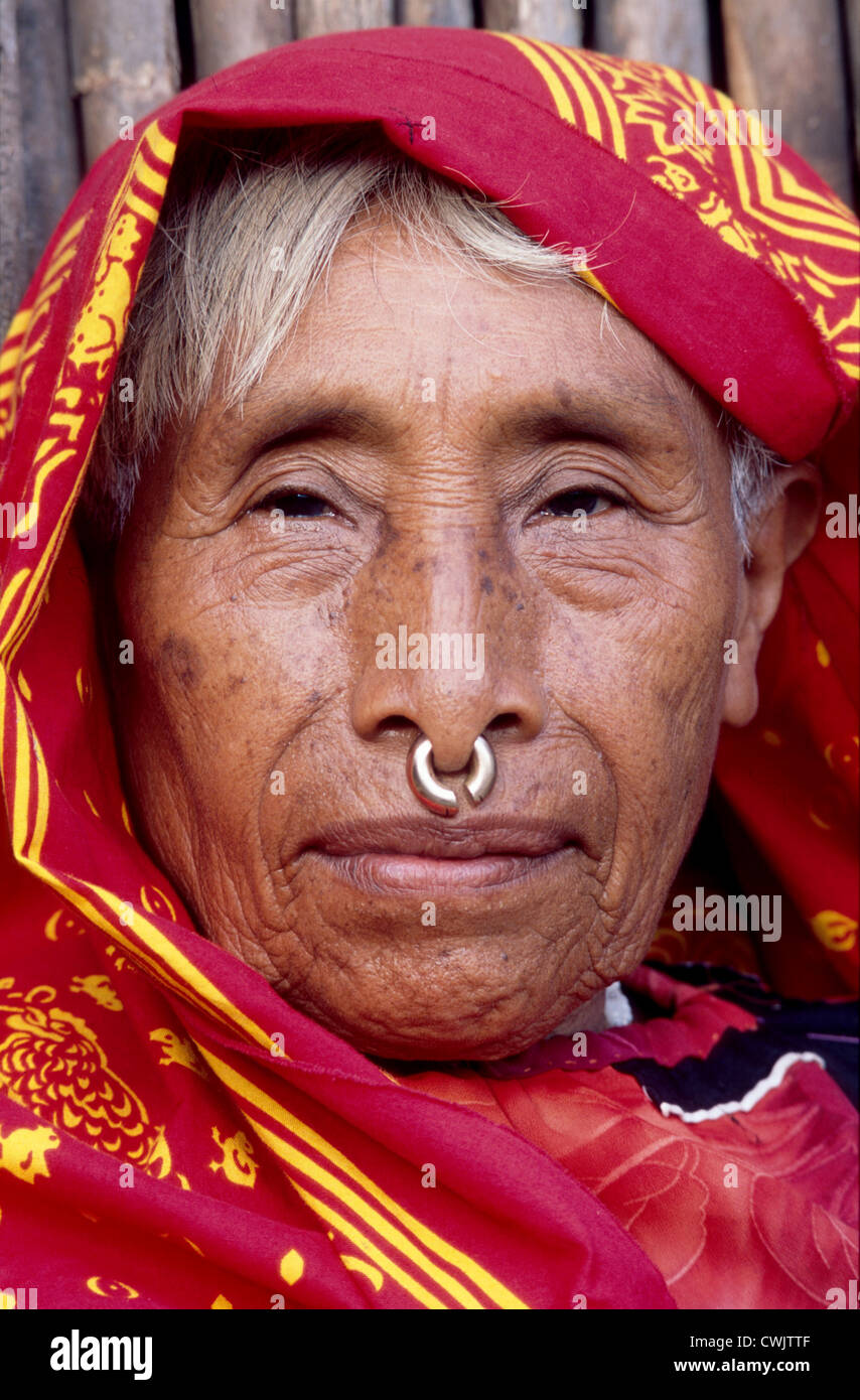 Mujer indígena más antiguos de la nación indígena Kuna Yala - archipiélagos San Blas Foto de stock
