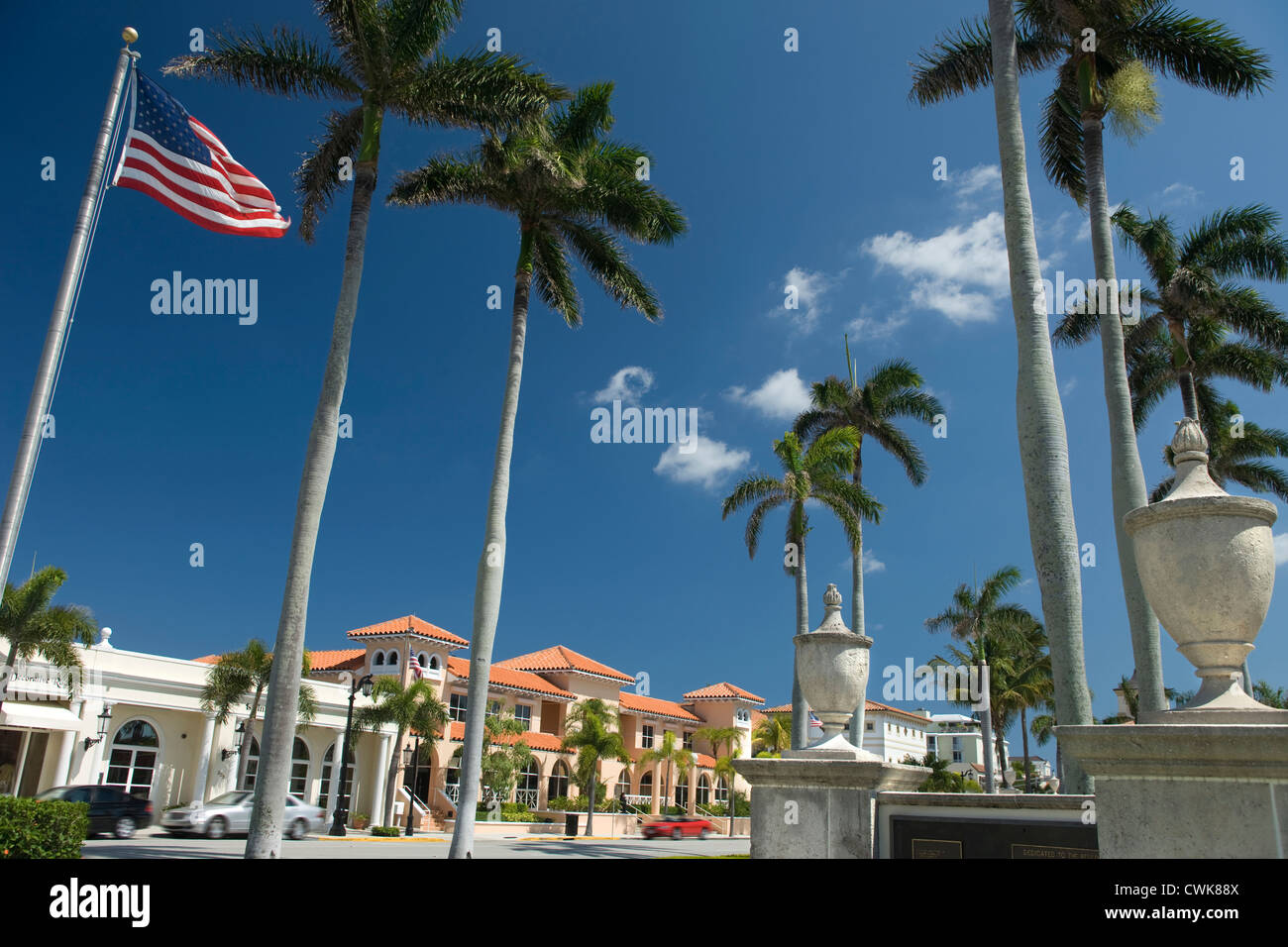 Fuente conmemorativa de Mizner carretera sur del condado de Palm Beach, Florida, EE.UU. Foto de stock