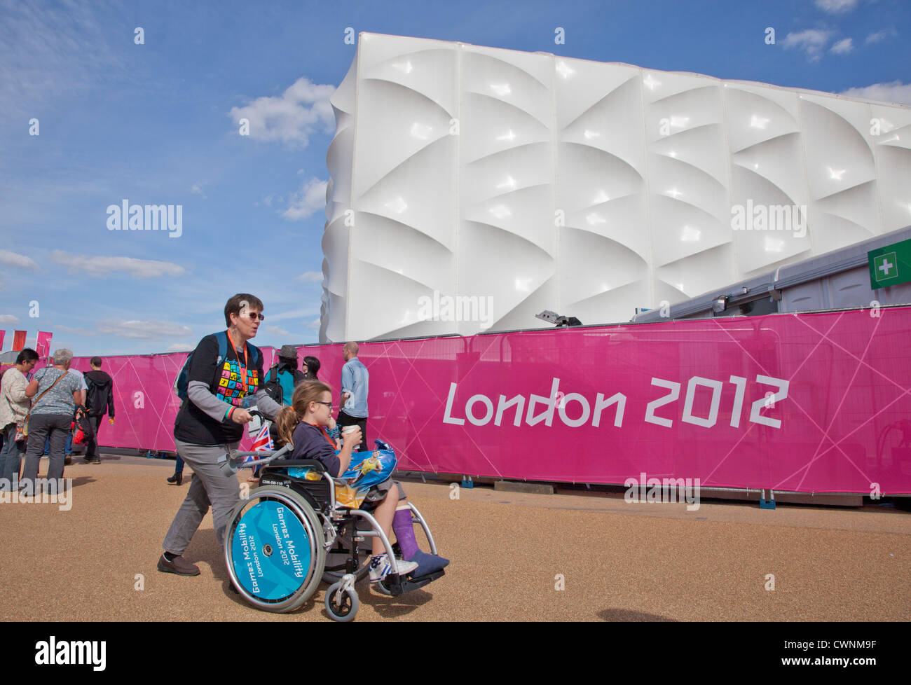Los usuarios de silla de ruedas en los Juegos Paralímpicos de Londres 2012 Foto de stock