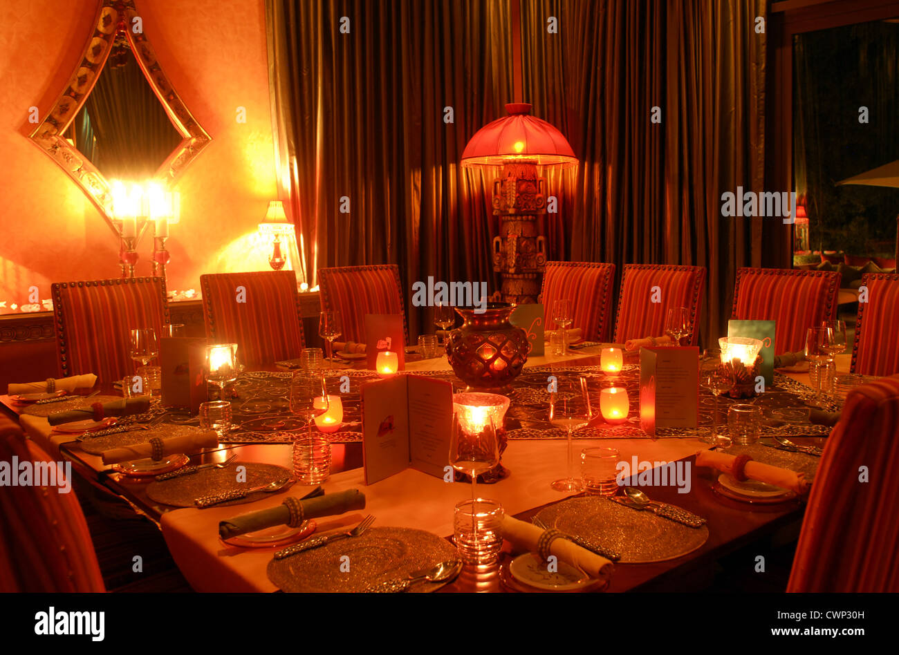 El Restaurante Del Hotel Nina One Only Royal Mirage Jumeirah Dubai Emiratos Arabes Unidos Eau La Peninsula Arabiga En Asia Fotografia De Stock Alamy