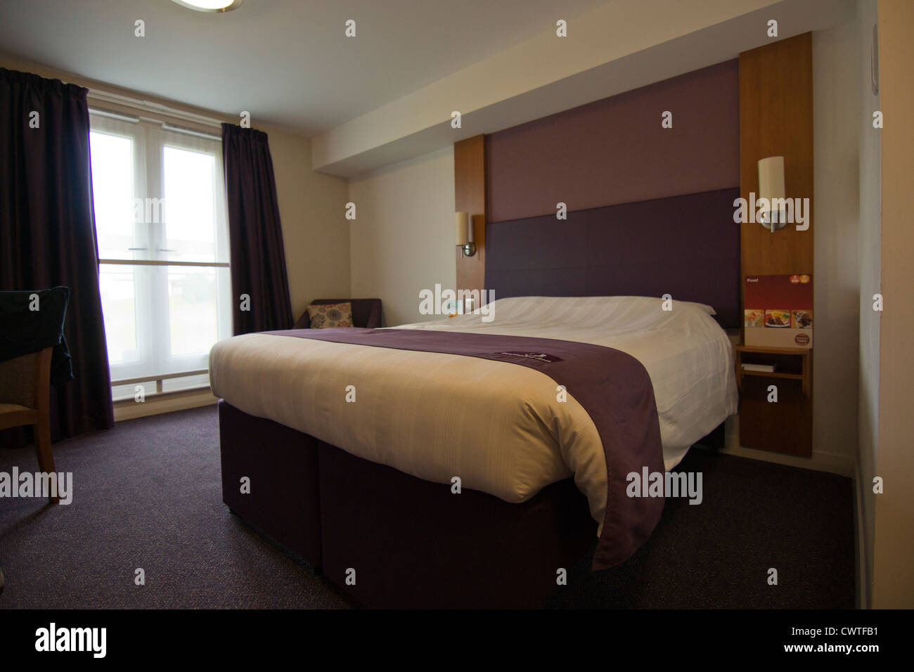 Premier Inn hotel habitación Foto de stock