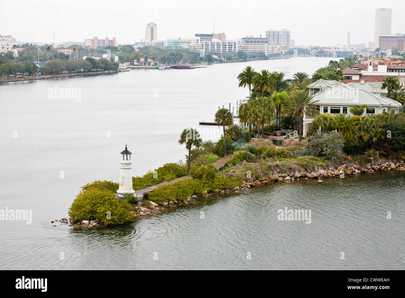Faro de propiedad privada en residencia Bailey, en la isla del puerto en la Bahía de Tampa, Florida Foto de stock