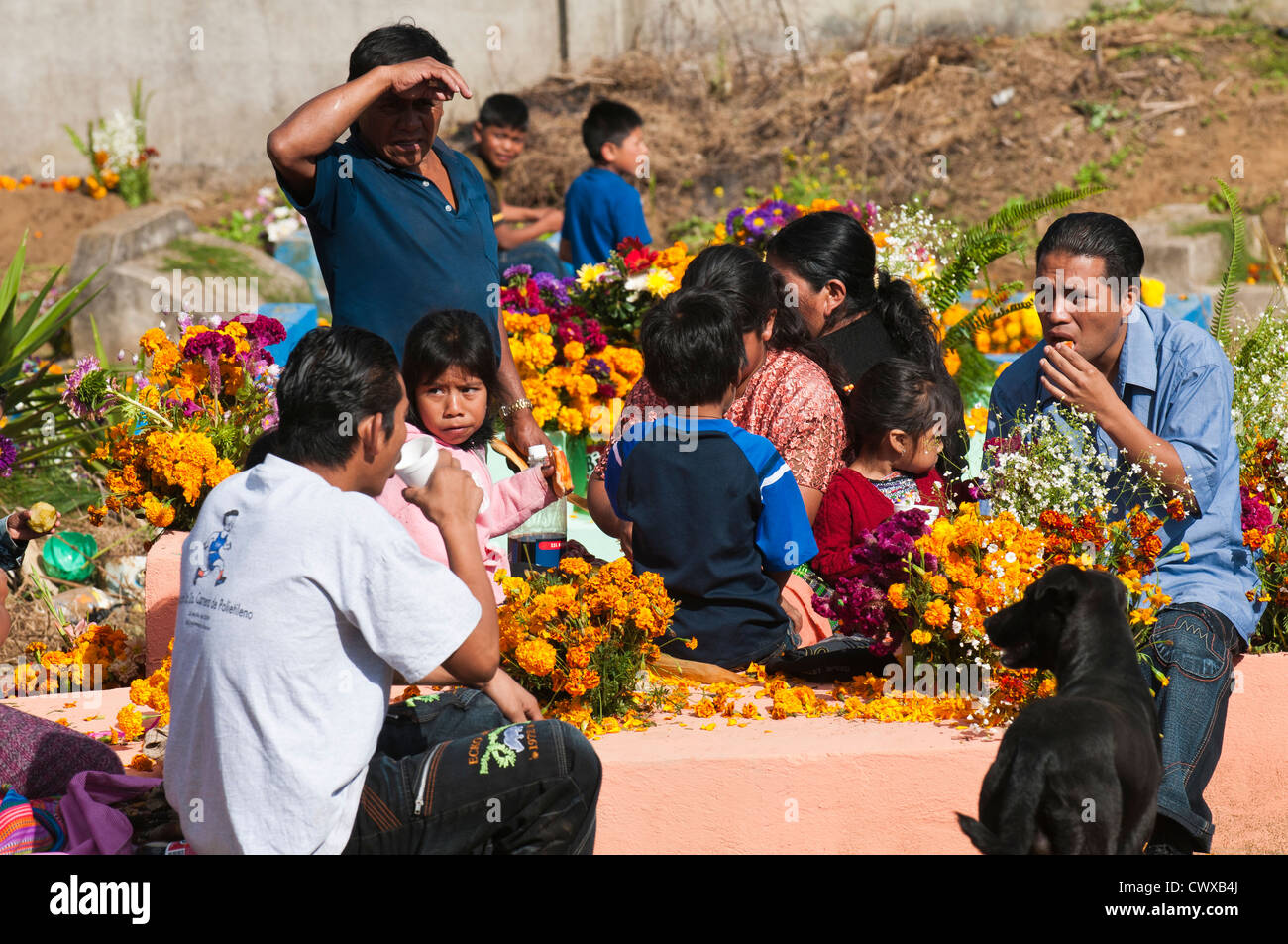 Decoradas tumbas, el Día de los Muertos, el Dia de los Muertos