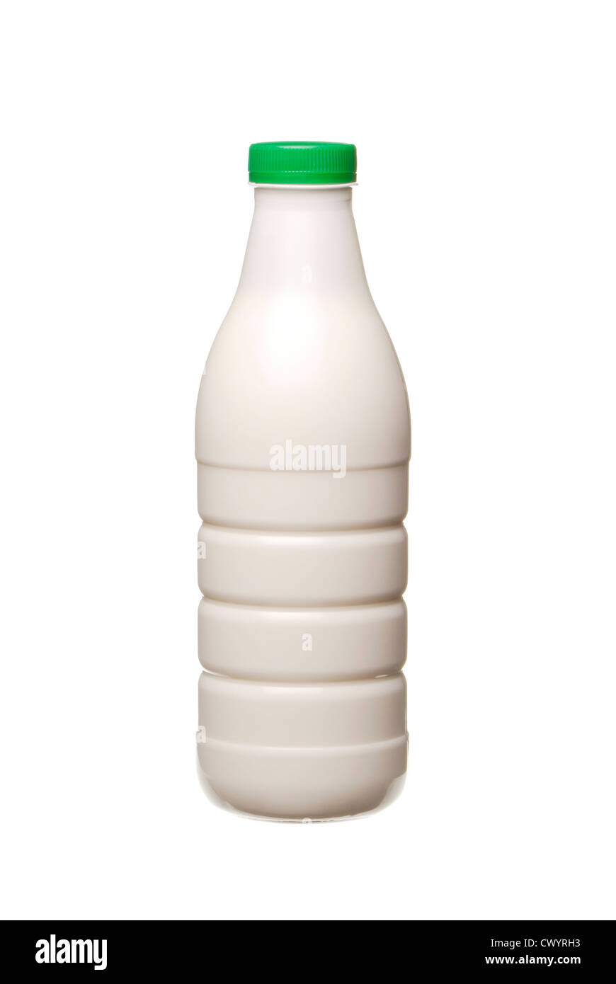 Botella de yogur con un tapón verde aislado en blanco Foto de stock