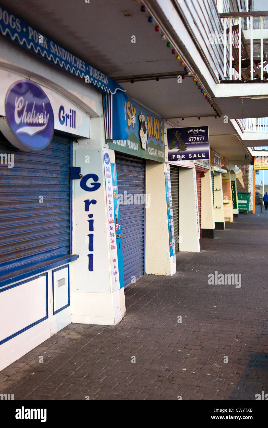 Hilera de tiendas en Bridlington Harbour Foto de stock