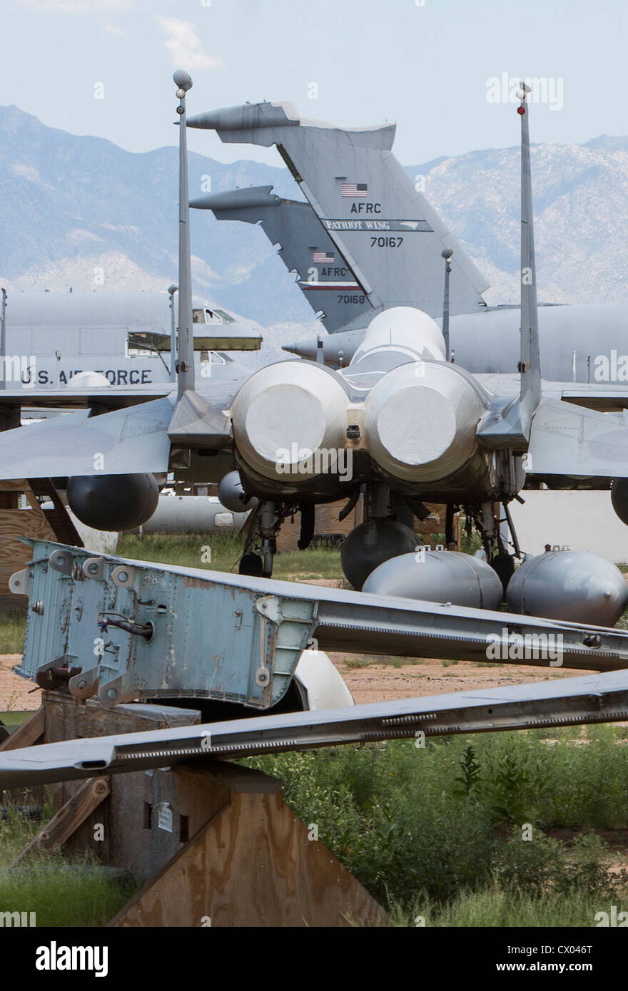 Aviones F-15 Eagle en el almacenamiento en la 309ª Grupo de regeneración y mantenimiento aeroespacial en Davis-Monthan Air Force Base. Foto de stock