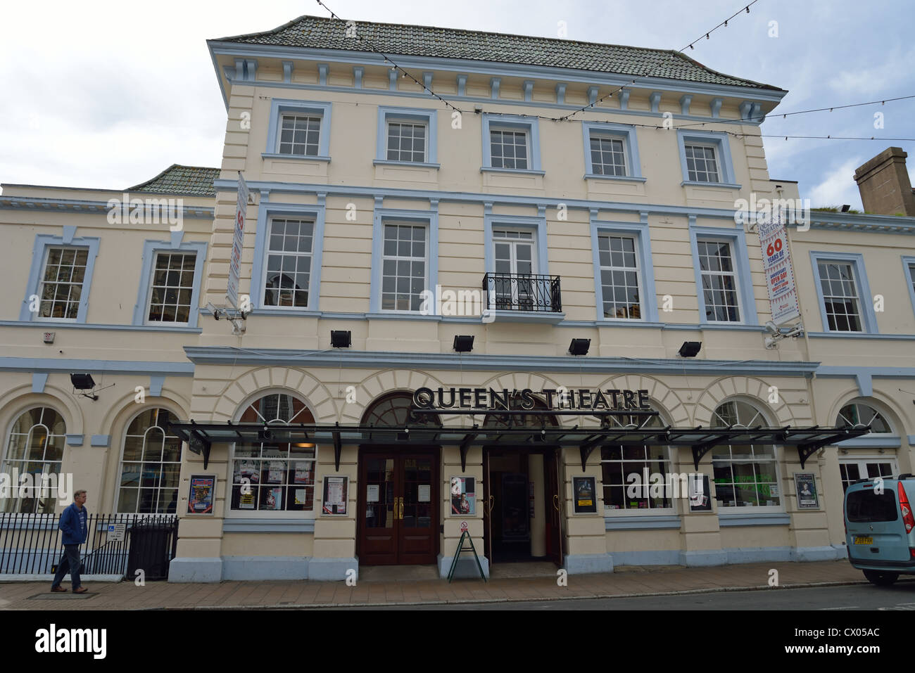 Queen's Theatre, Boutport Street, Barnstaple, Devon, Inglaterra, Reino Unido Foto de stock