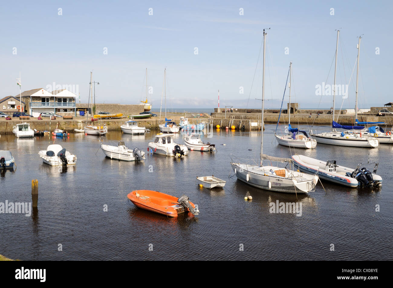 Puerto Aberaeron Ceredigion Gales Cymru REINO UNIDO GB Foto de stock