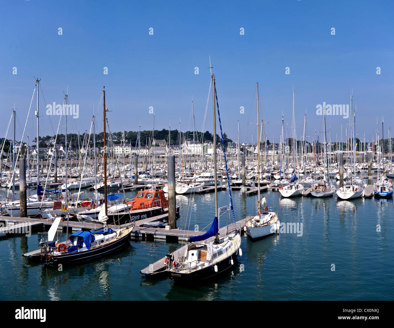 8235. La Trinite sur Mer, Bretaña, Francia, Europa Foto de stock