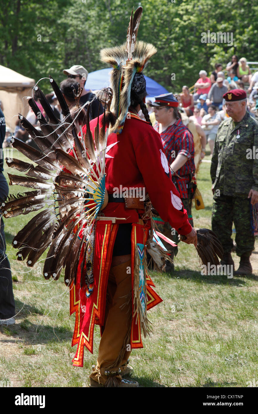 Las primeras naciones canadienses, el 36º Festival Odawa Anual de la cultura aborigen y tradicional Pow Wow Ottawa, Canadá el 26 de mayo de 2012 Foto de stock