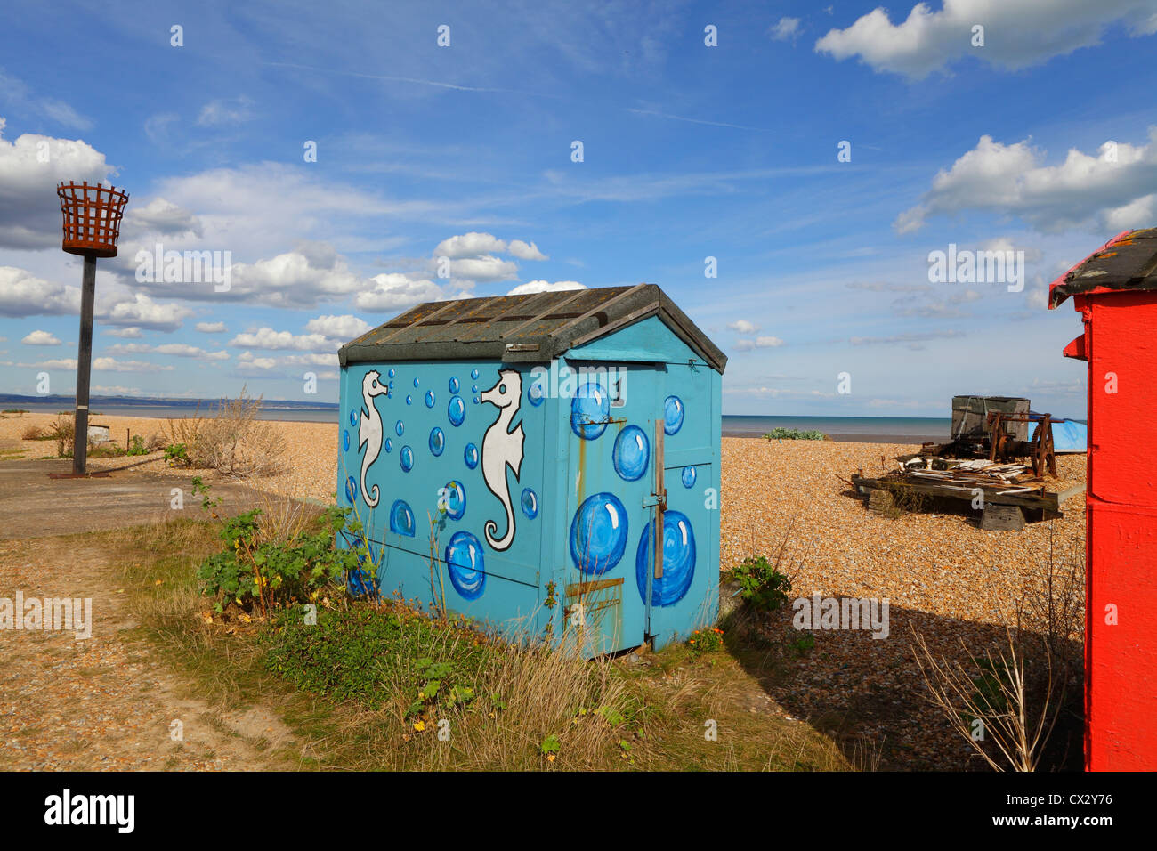Cabaña en la playa pintada Littlestone Kent England Reino Unido GB Foto de stock