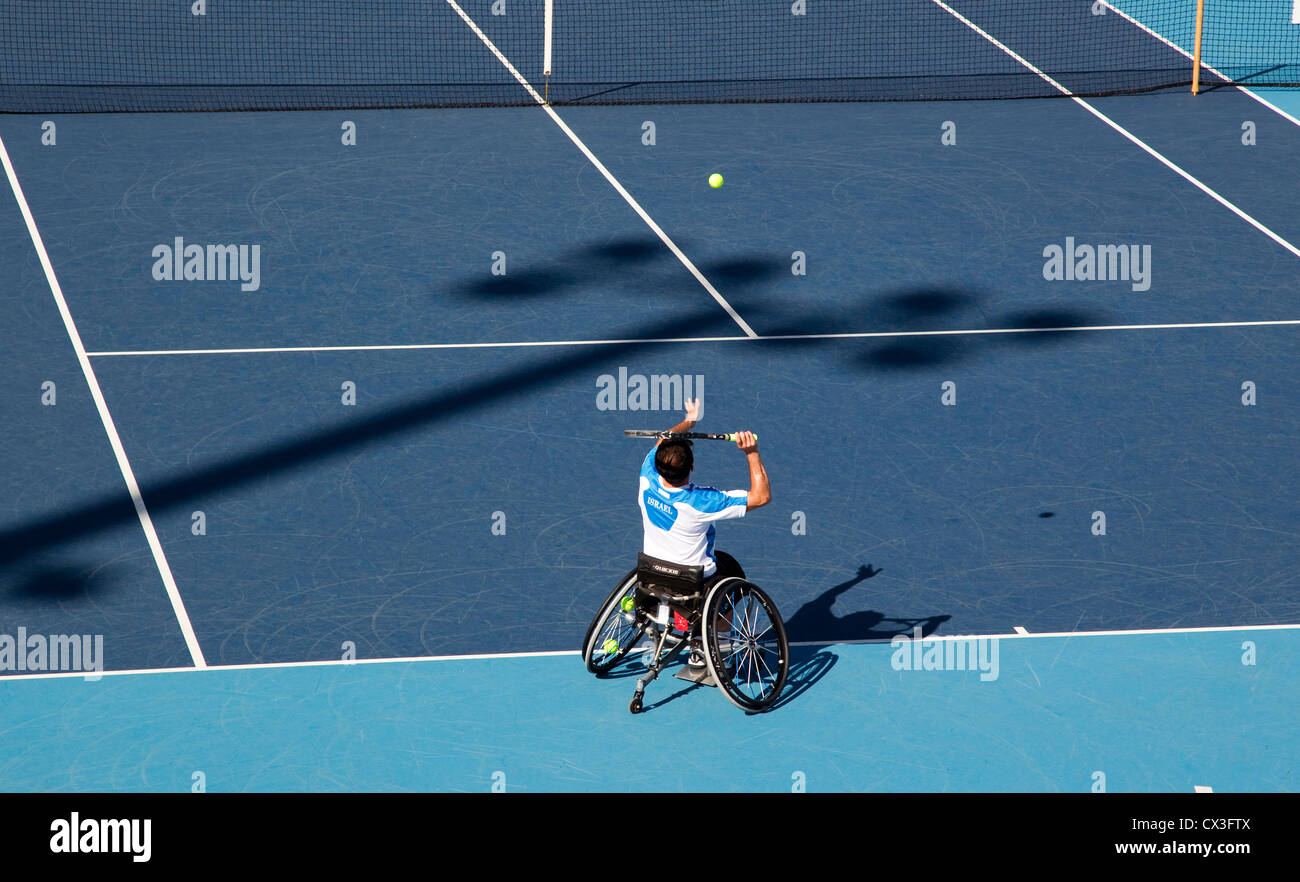 Tenis en silla de ruedas en los juegos paralímpicos Foto de stock