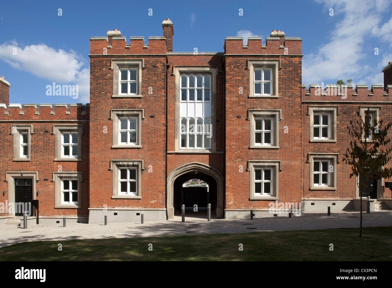 Real Academia Militar, Londres, Reino Unido. Arquitecto: John McAslan & Partners, 2012. Vista de la parte renovada de la academia. Foto de stock