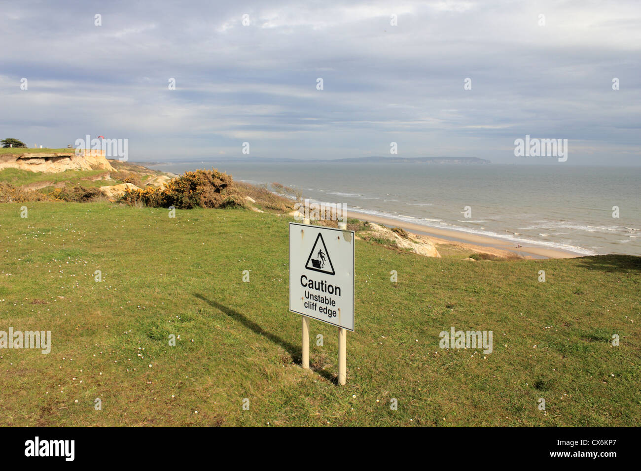 Cliff erosión entre Barton sobre mar y Highcliffe, Dorset, Inglaterra Foto de stock