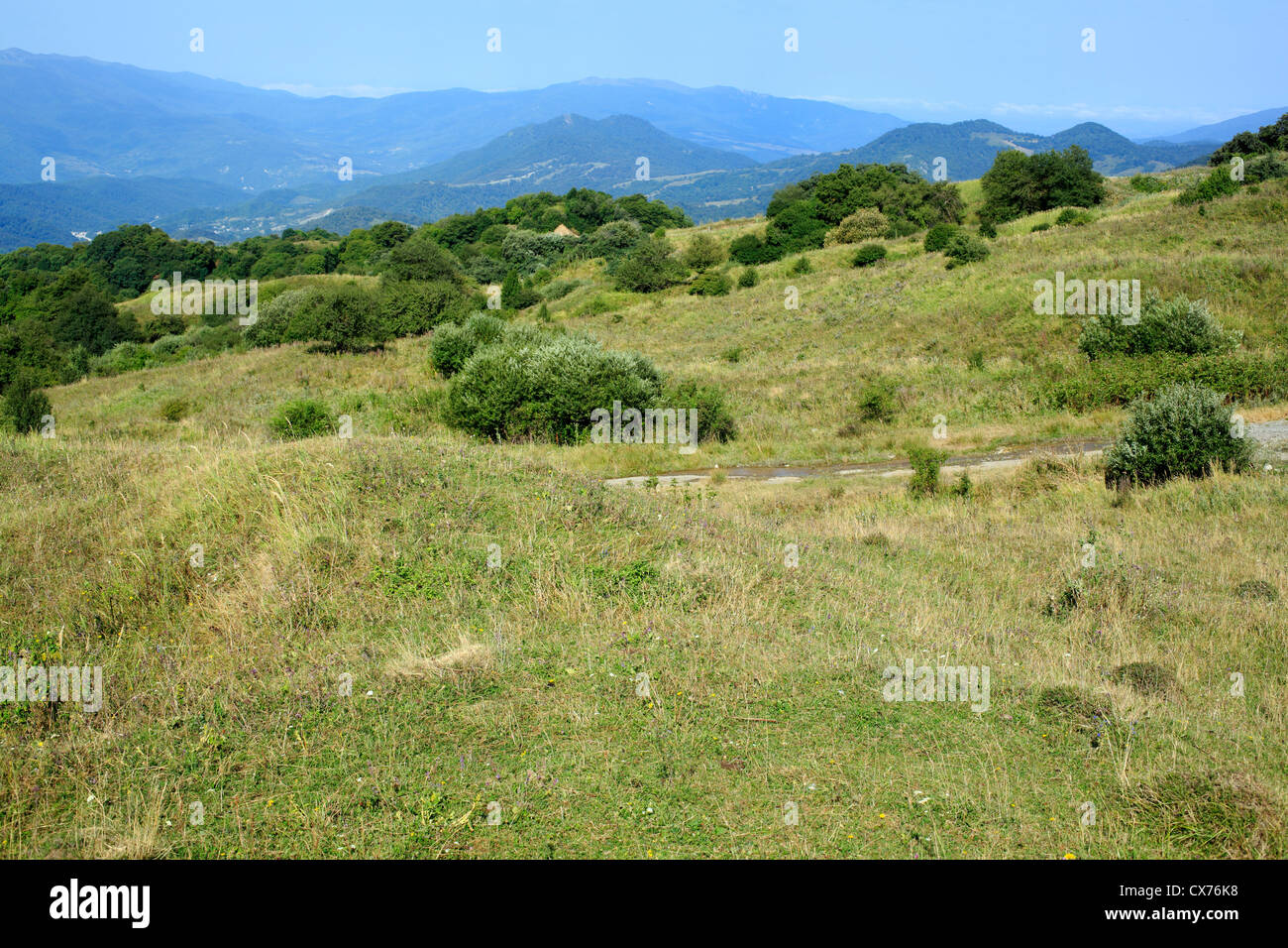 Paisaje de montaña cercano Gombori, Shida Kartli, Georgia Foto de stock