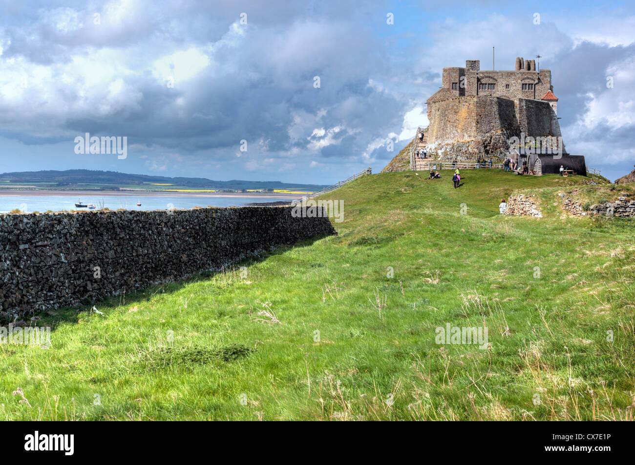 Castillo de Lindisfarne, Holy Island, Northumberland, al Noreste de Inglaterra, Reino Unido. Foto de stock
