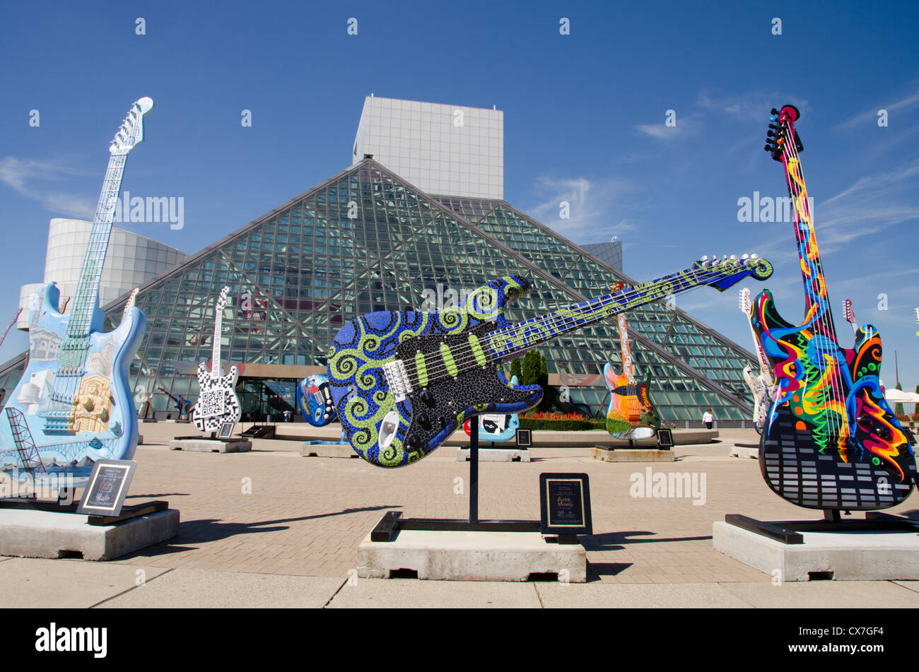 En Cleveland, Ohio. Rock and Roll Hall of Fame & Museum. Guitarra