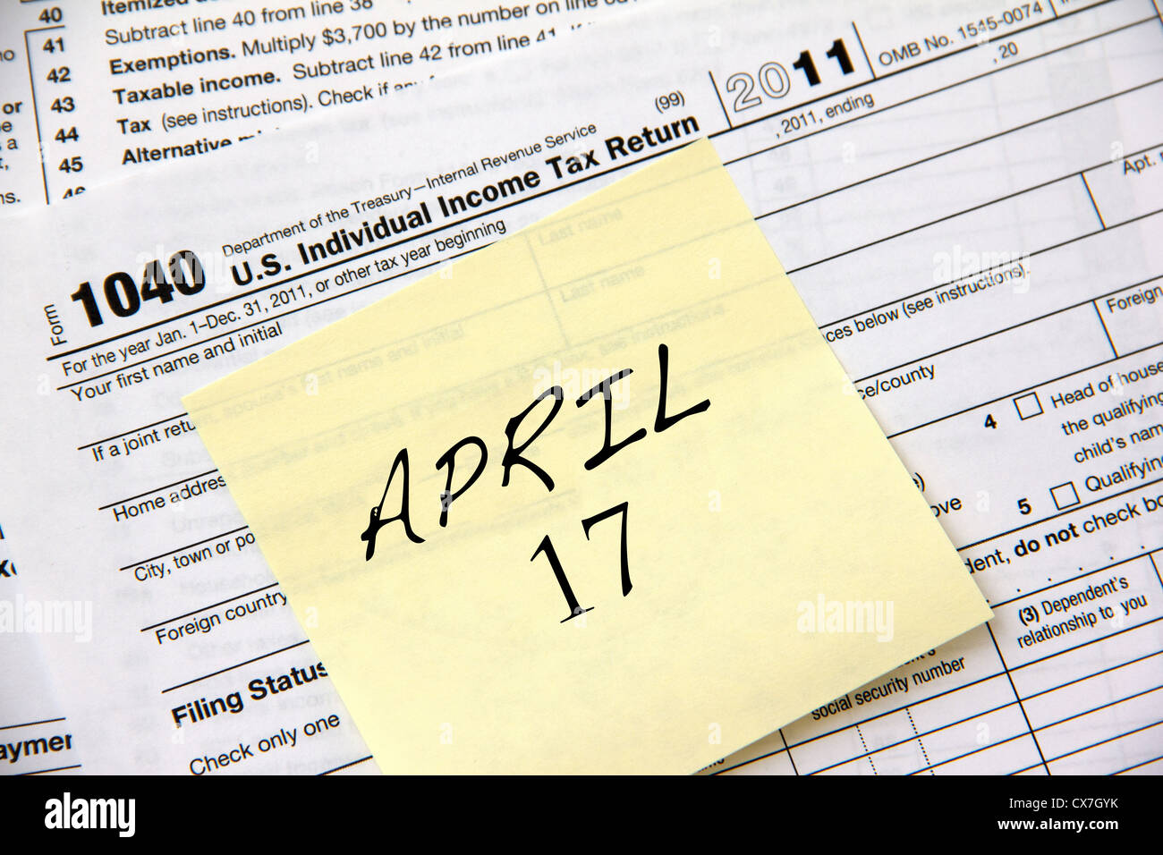 Plazo de presentación del impuesto sobre la renta para 2012 es el 17 de abril Foto de stock