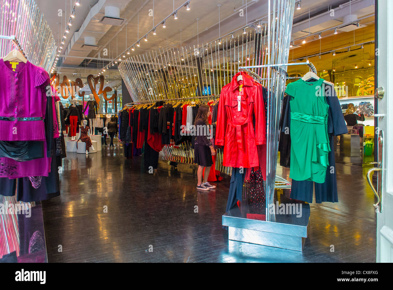 Nueva York, NY, Estados Unidos, Soho, Compras, Escenas de la calle, la  tienda de ropa para mujer en Houston St., Manhattan, diseño de ropa  Fotografía de stock - Alamy