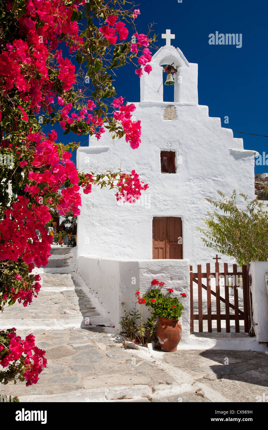 Capilla en Chora town en Amorgos island en Grecia Foto de stock