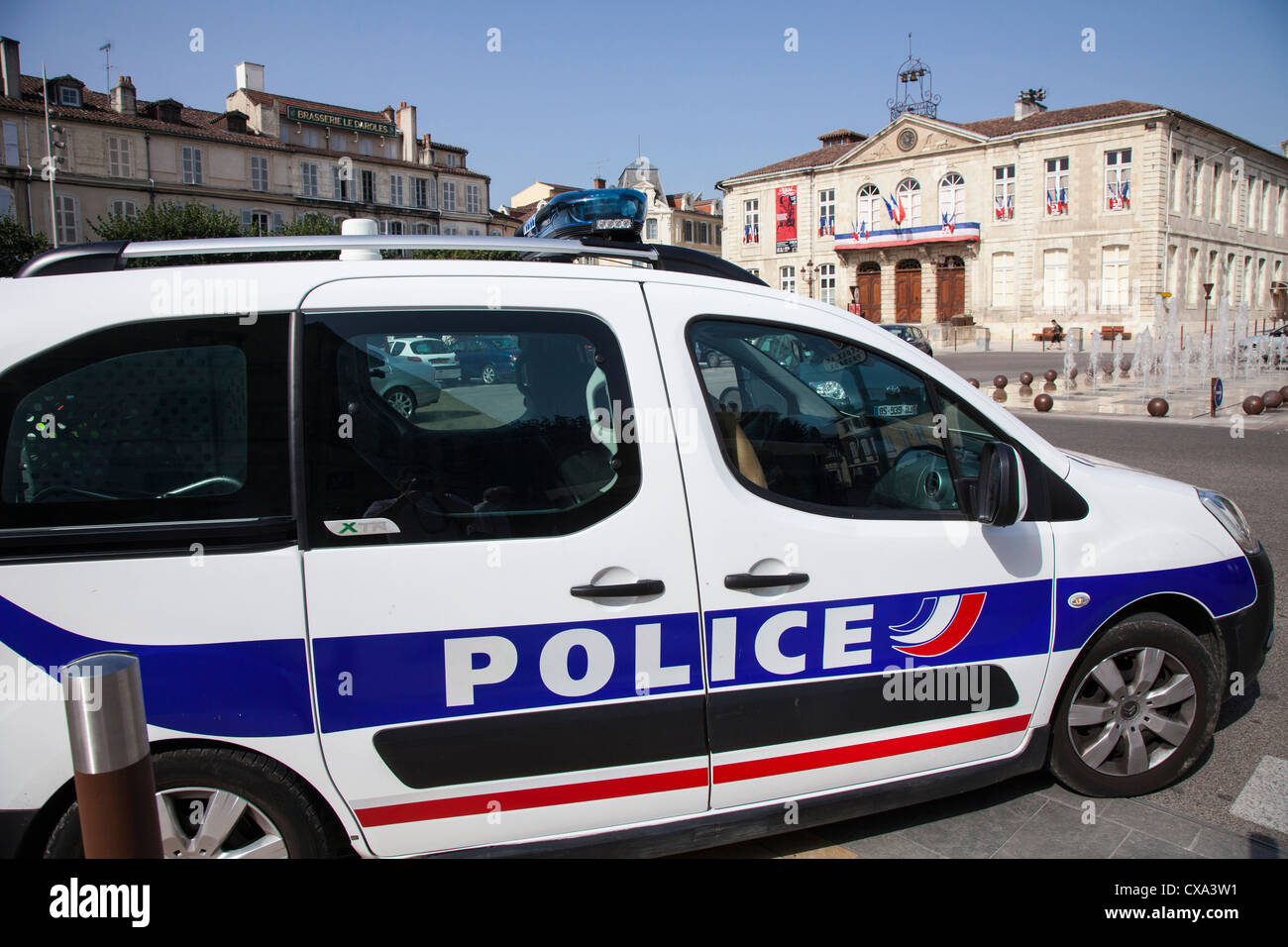 Coche de policía en Auch, Gers, Midi Pirineos, Francia Foto de stock