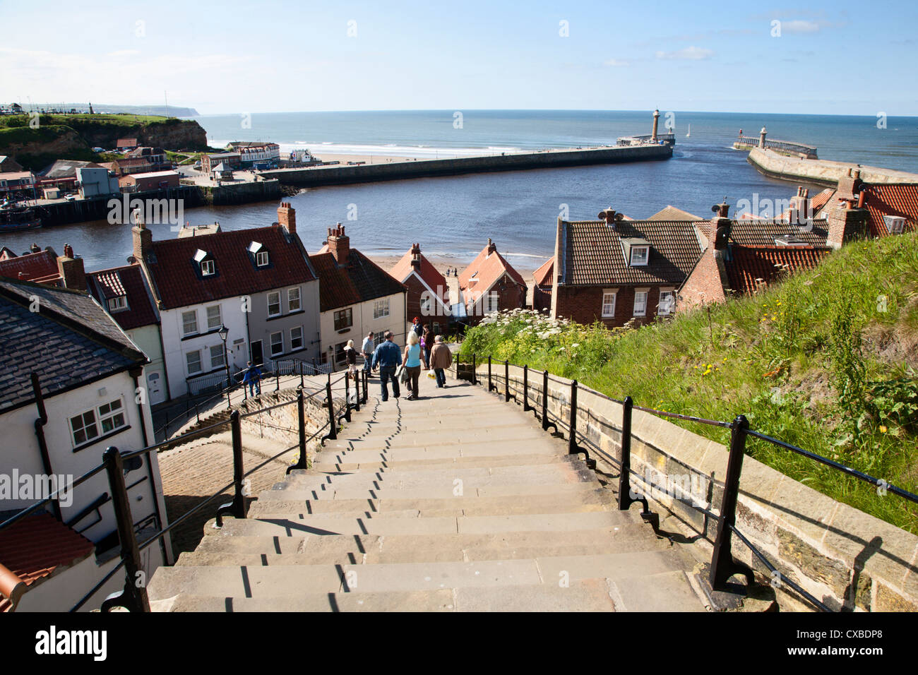 Los 199 Pasos en Whitby, North Yorkshire, Inglaterra, Reino Unido, Europa Foto de stock