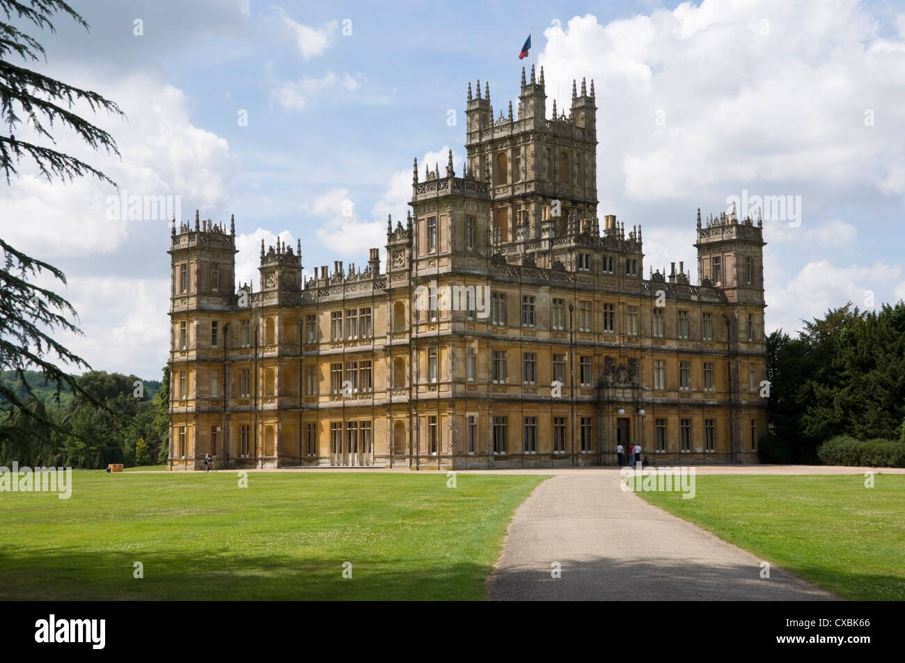 Highclere Castle, hogar del Conde de Carnarvon, y la ubicación de la