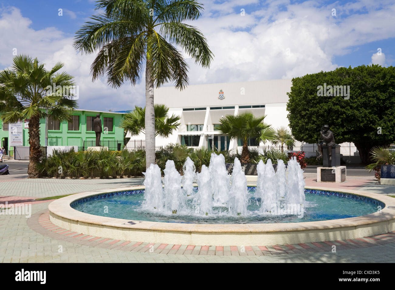 Plaza de los héroes en George Town, Gran Caimán, Islas Caimán, Antillas Mayores, Antillas, Caribe, América Central Foto de stock