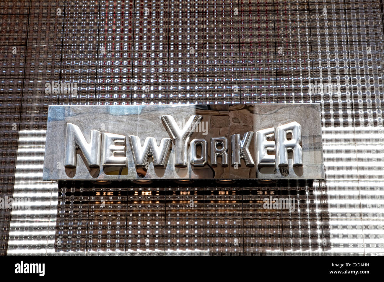 Rotulación, el logotipo de la compañía de moda New Yorker, Colonia, Alemania, Europa Foto de stock