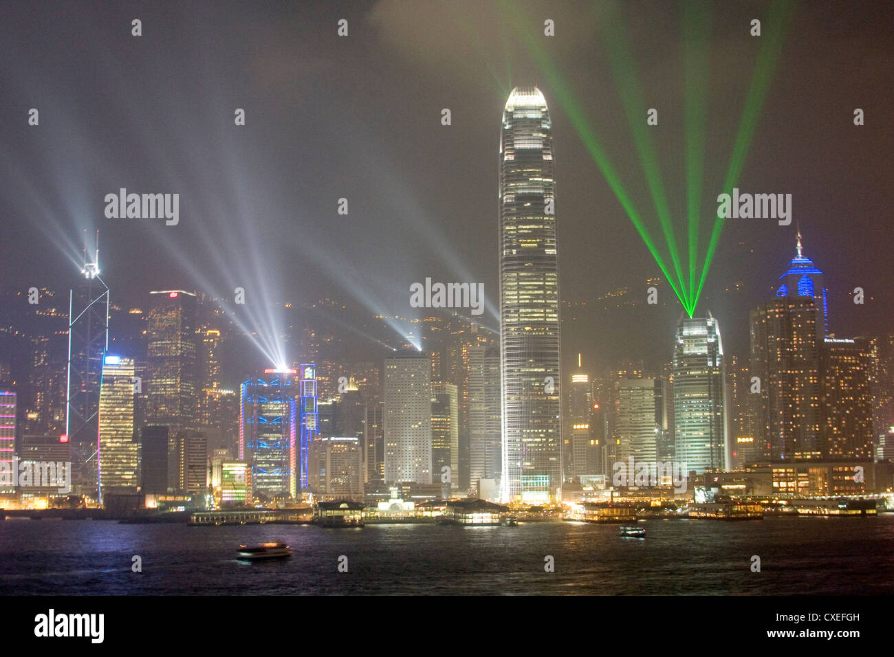 Sinfonía de Luces Laser show en la isla de Hong Kong, Hong Kong, China  Fotografía de stock - Alamy