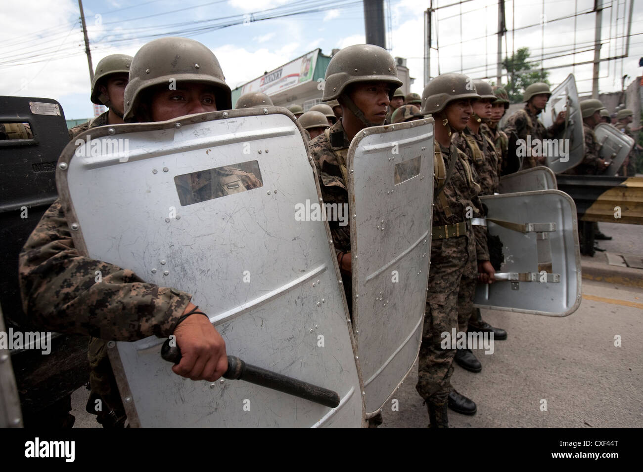 Las fuerzas armadas de Honduras en el momento de la crisis política de Honduras 2009 Foto de stock