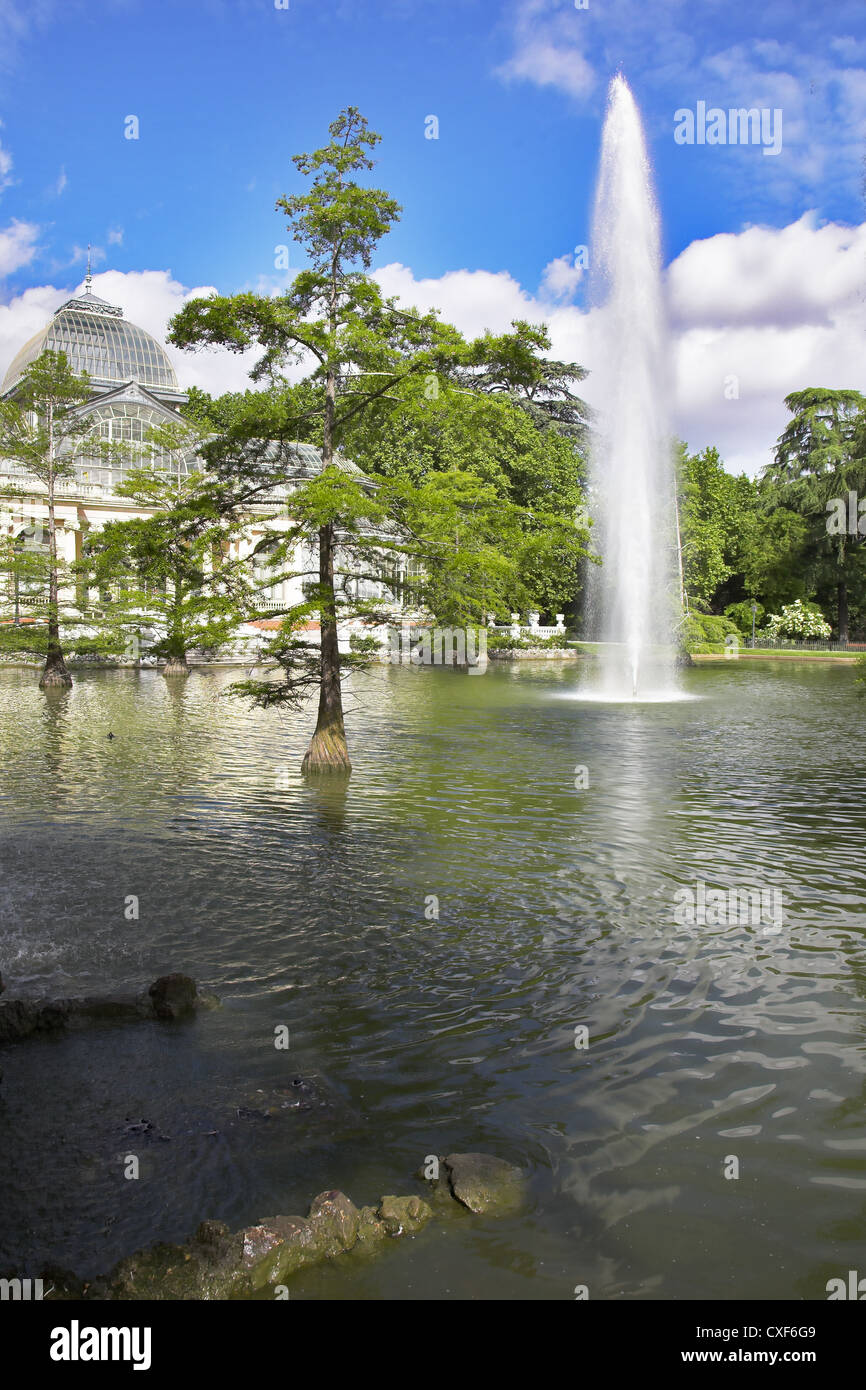 Fuente, lago y Crystal palac Foto de stock