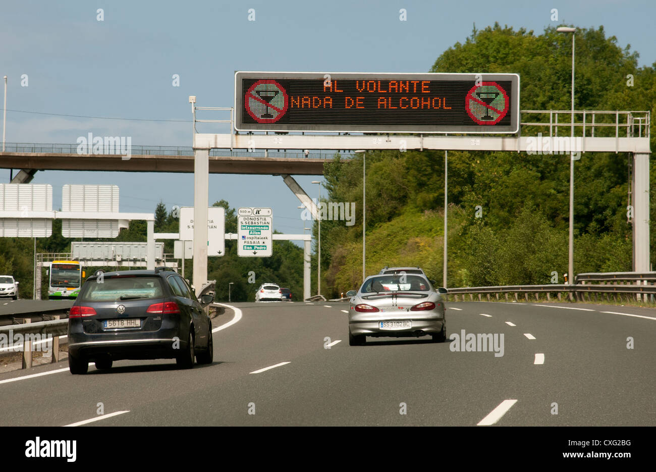 No hay signo de alcohol sobre la autopista española Foto de stock