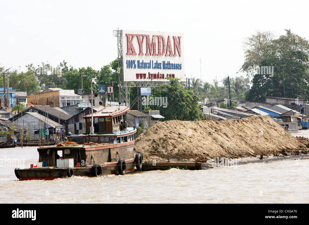 Vietnam, transporte de arena de río excavó Foto de stock