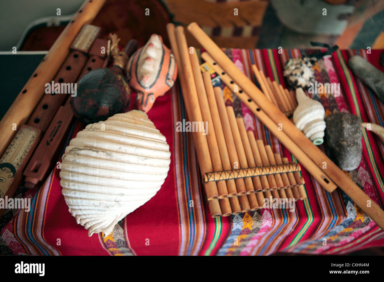 Instrumentos musicales tradicionales, Lima, Perú. Foto de stock